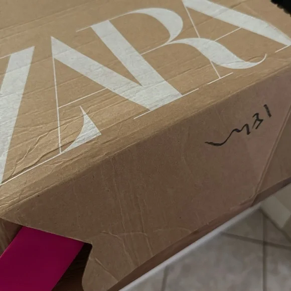 NWT in box — Zara Women's Fuchsia Suit - Picture 7 of 7